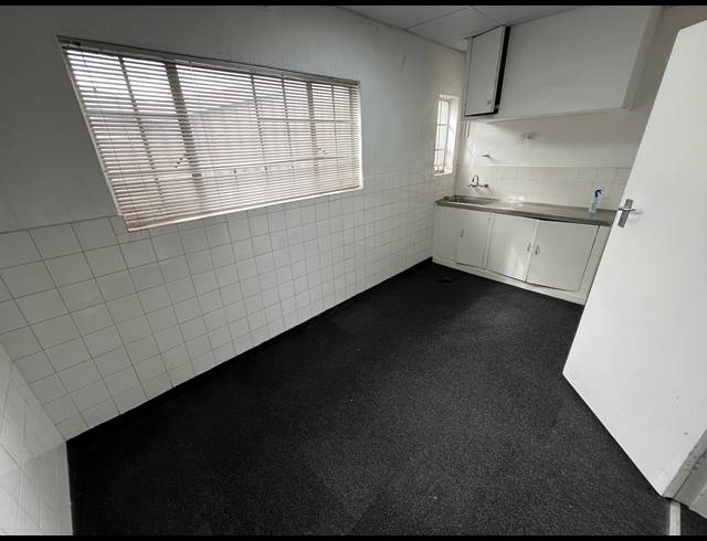 73M² OFFICE TO LET IN PAARDEN EILAND